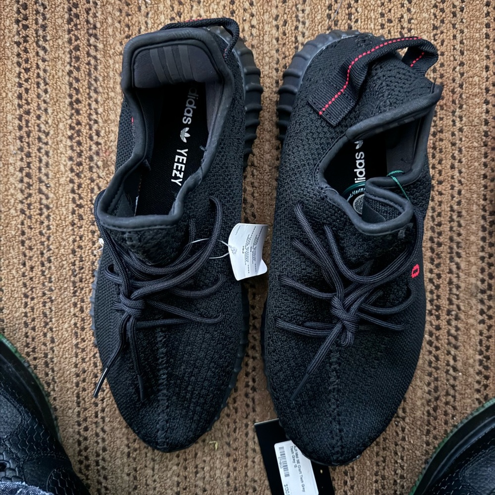 Yeezy Boost 350 V2 bred